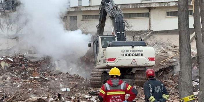 Konya'da çöken binanın enkazı kaldırıldı