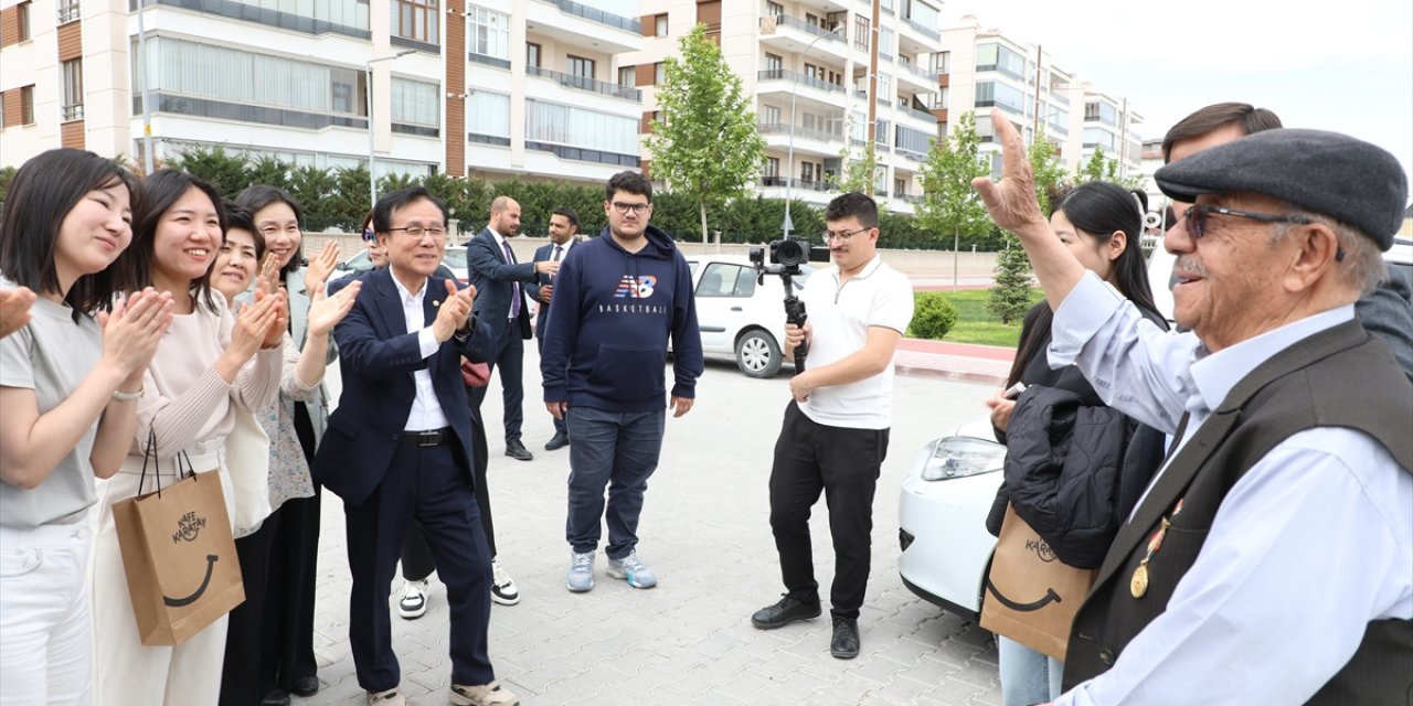 Konyalı Kore gazisine Seul'den ziyaretçi sürprizi