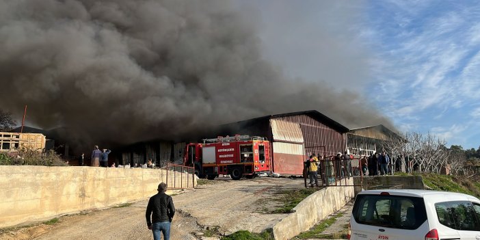 Aydın'da kıl çadırı üreten işletmede çıkan yangına müdahale edildi