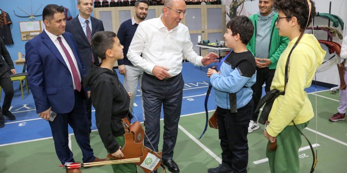 Başkan Kavuş, Aşkan Muhammet Yürükuslu Spor Tesisi’nde sporcularla buluştu