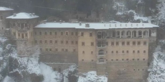 Sümela Manastırı ve Altındere Vadisi beyaz örtüsüyle görüntülendi