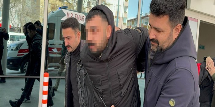 Konya'da eşinin boşanma dilekçesini yazan arzuhalcinin minibüsünü kurşunlattı