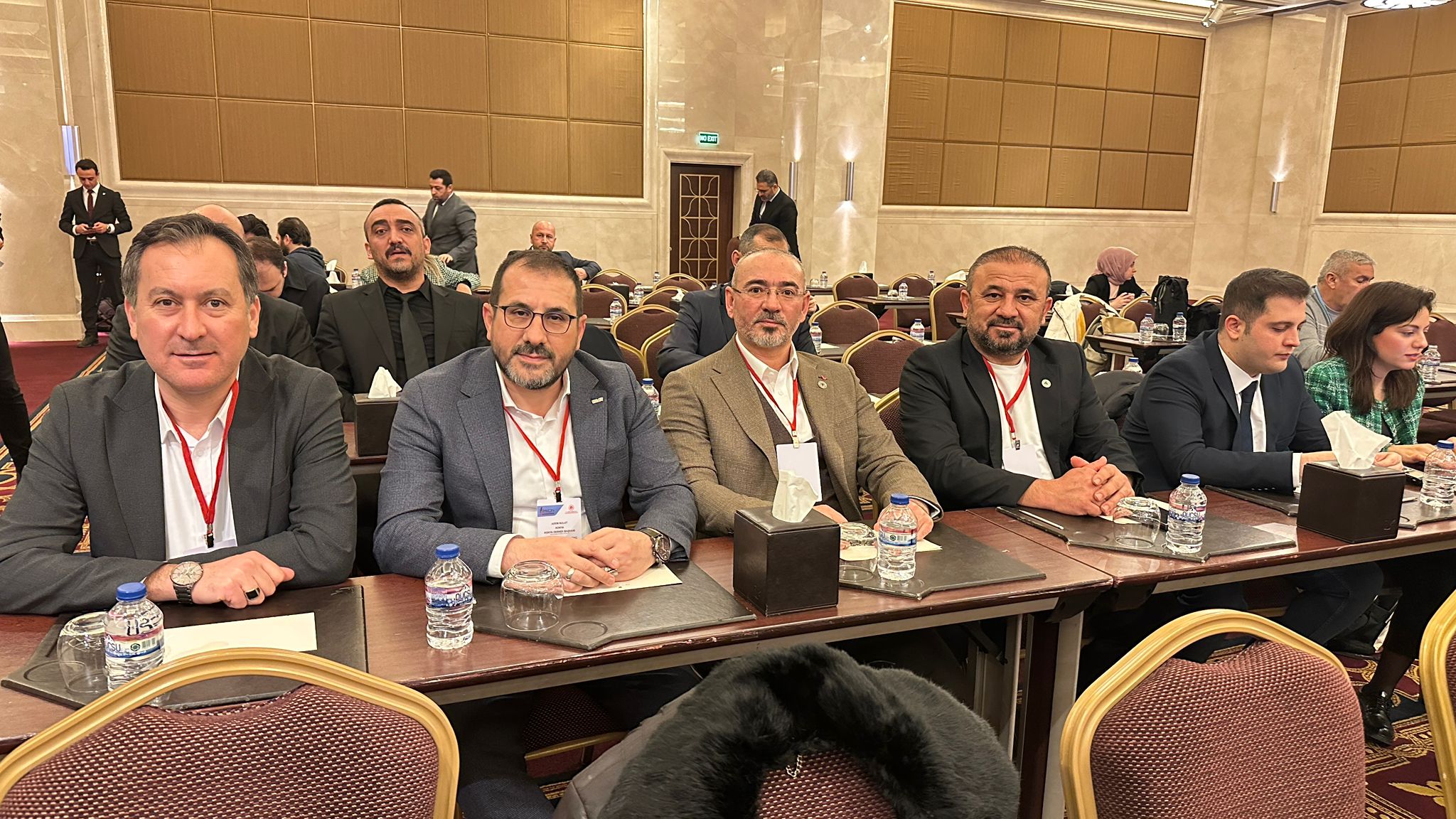 KOMÜT müteahhitlerle bir araya geldi