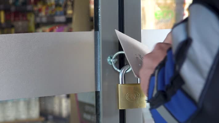 Meram'da fırsatçılara göz açtırılmıyor! Zincir market mühürlendi