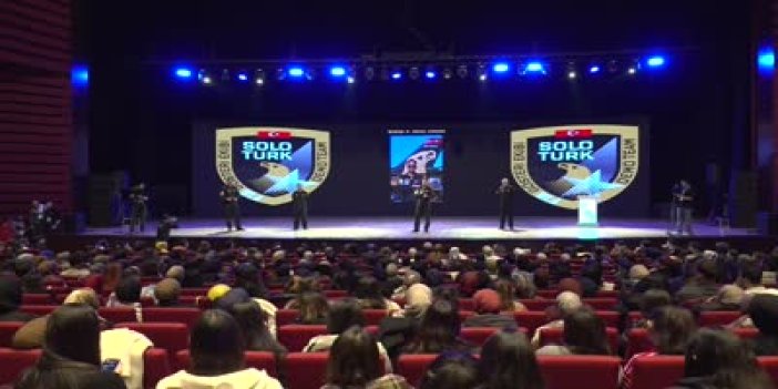 SOLOTÜRK pilotları, "İkaf'25"te gençlerle buluştu