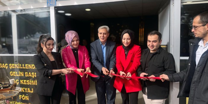 Betül Bektaş Türban Tasarım Merkezi açıldı