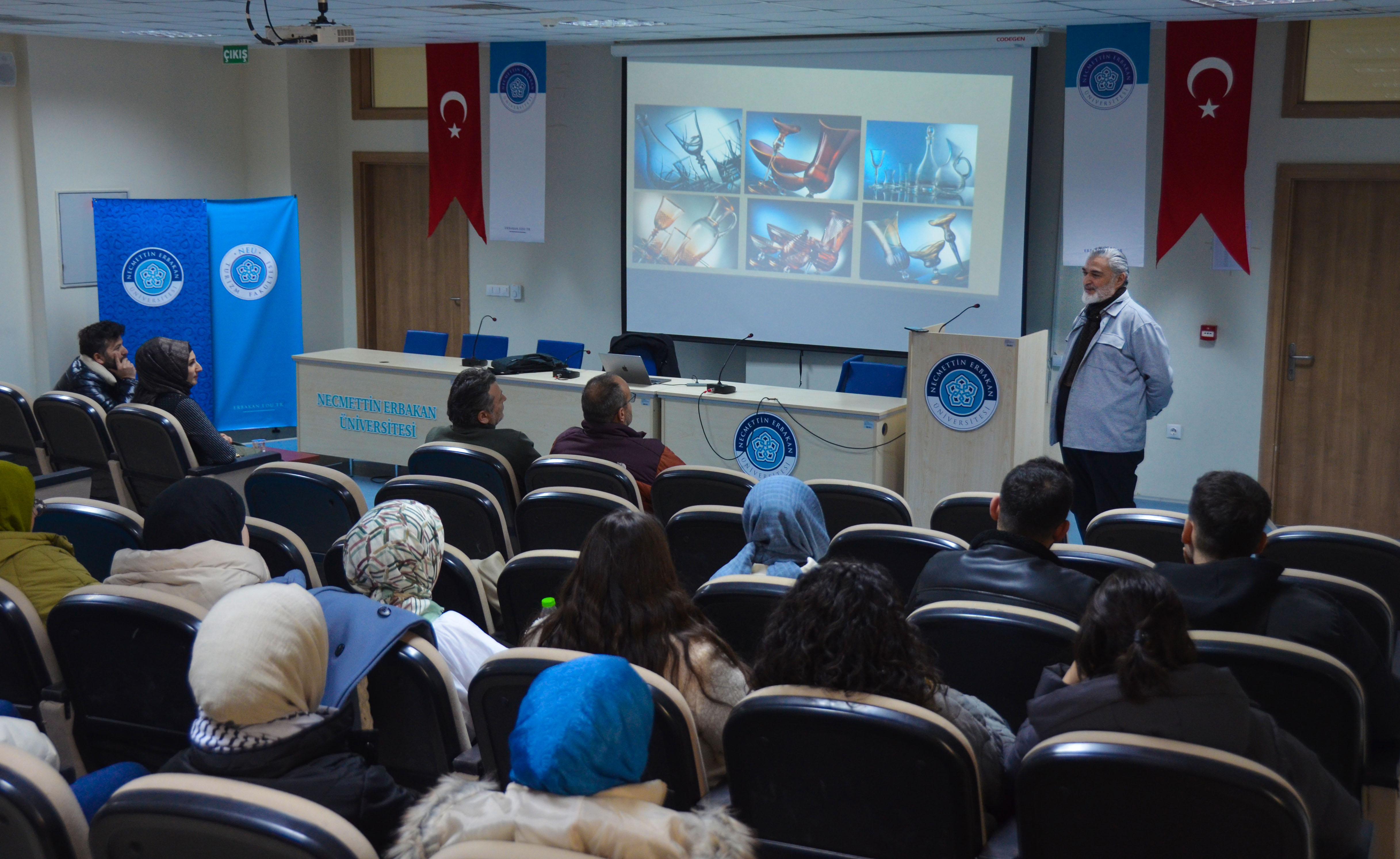 NEÜ’de reklamcılık ve iş dünyasındaki iletişim ele alındı