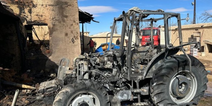 Konya'da çıkan yangında müstakil ev ile traktör zarar gördü