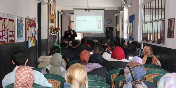 Lise öğrencilerine uyuşturucuyla mücadele semineri düzenlemdi