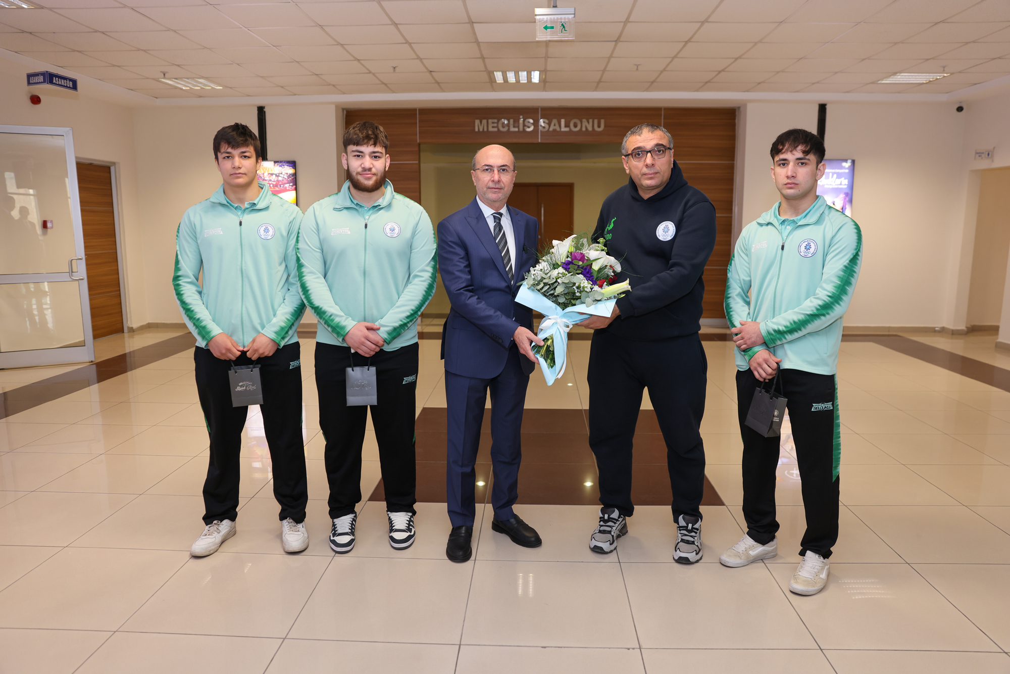 Başarılı sporculardan Başkan Pekyatırmacı’ya ziyaret