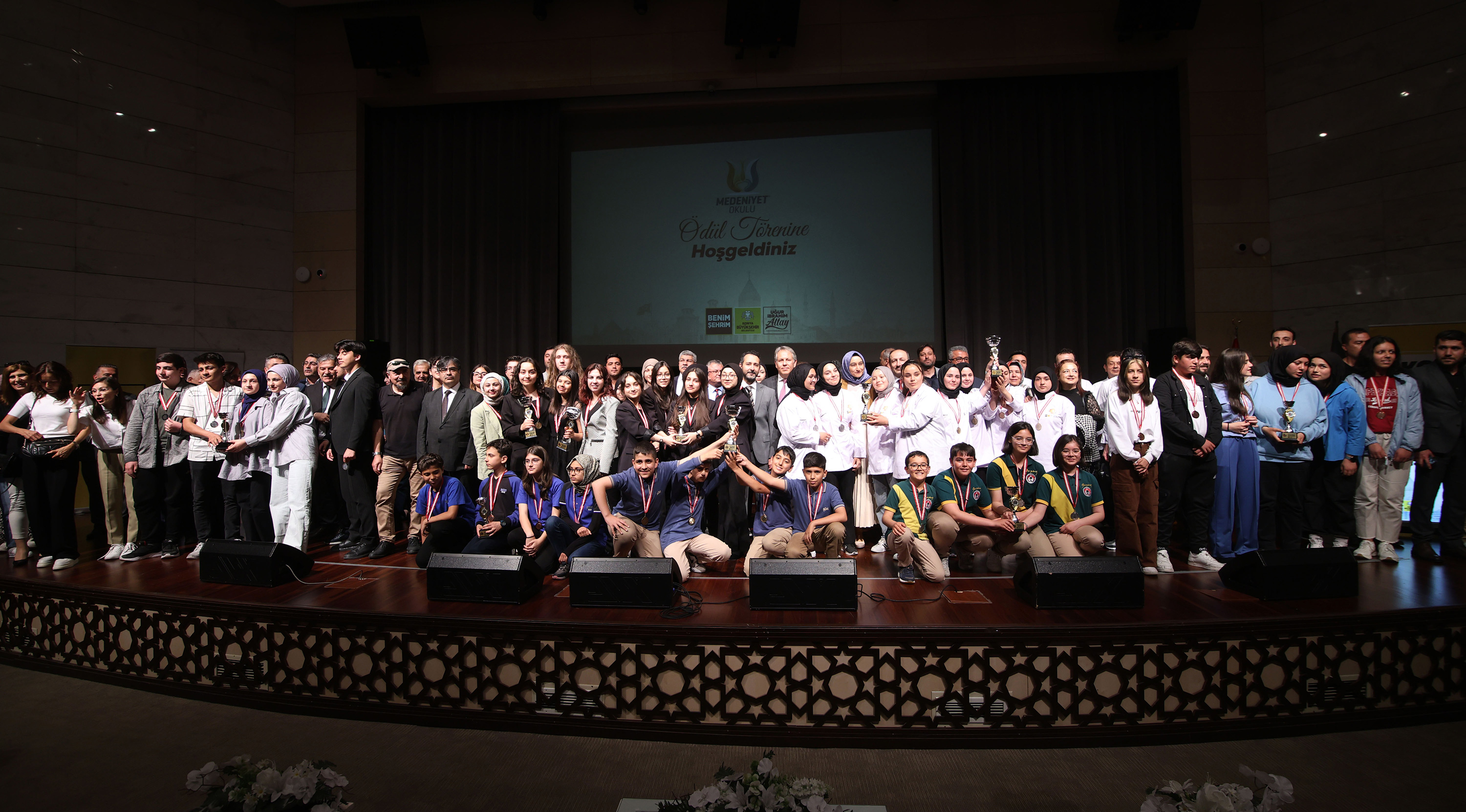 Konya Büyükşehir’in yarışmalarında başarı gösteren öğrencilere ödülleri verildi