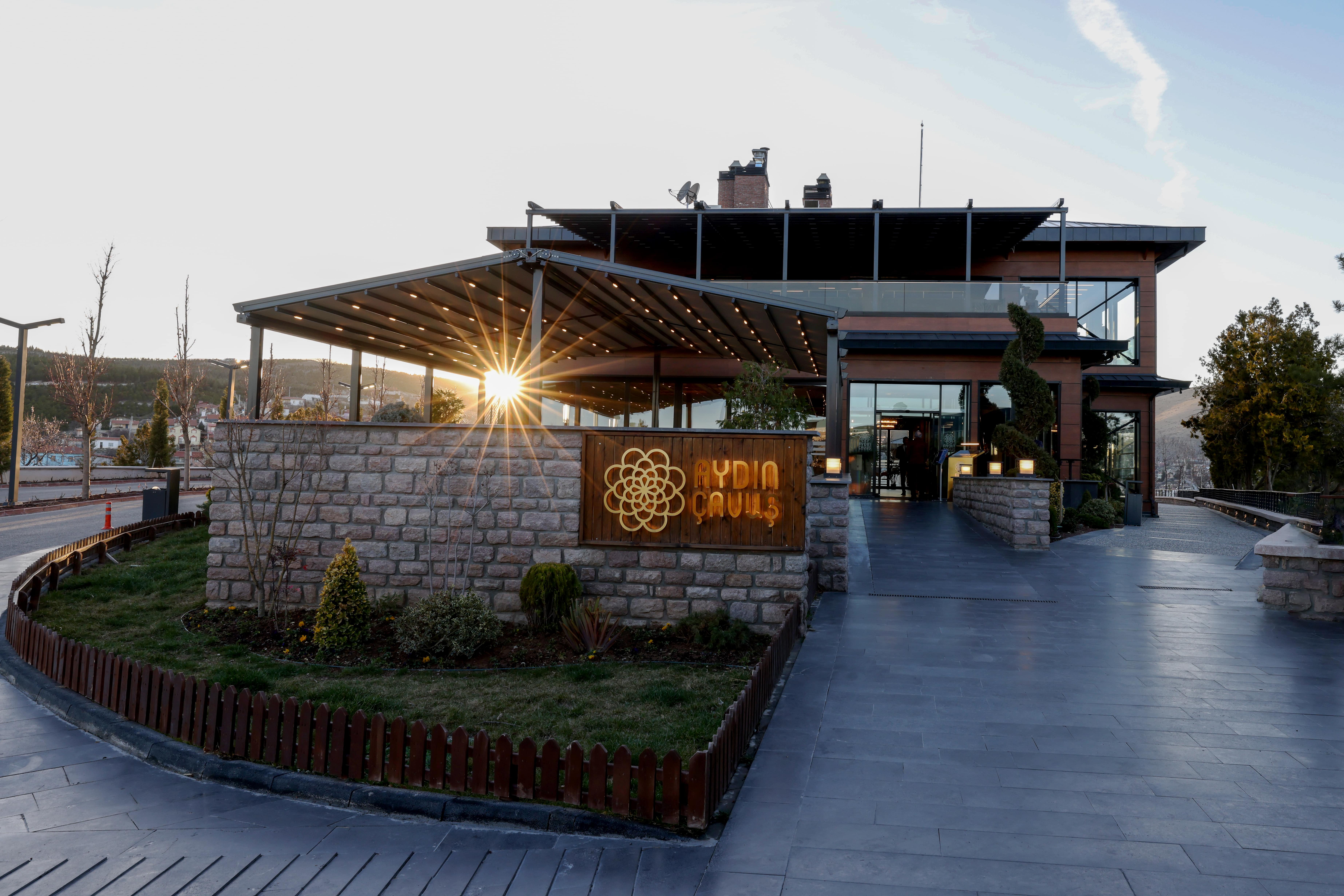 Meram Belediyesi'nin kafe ve restoranları Ramazan'da da şehrin gözdesi