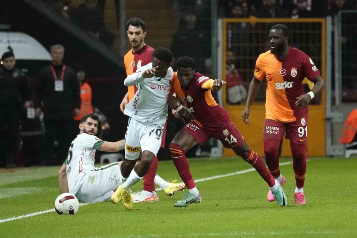 Meram Belediyesi’nden Abdülhamid Han anısına anlamlı sergi