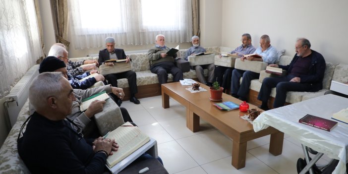 Karatay Emekli Konaklarında Ramazan’a Özel Kur’an Dersi