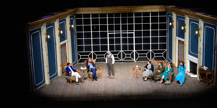 Konya Şehir Tiyatrosu “Bir Adam Yaratmak” Oyununu Bu Kez Cumhurbaşkanlığı Külliyesi’nde Sahneledi