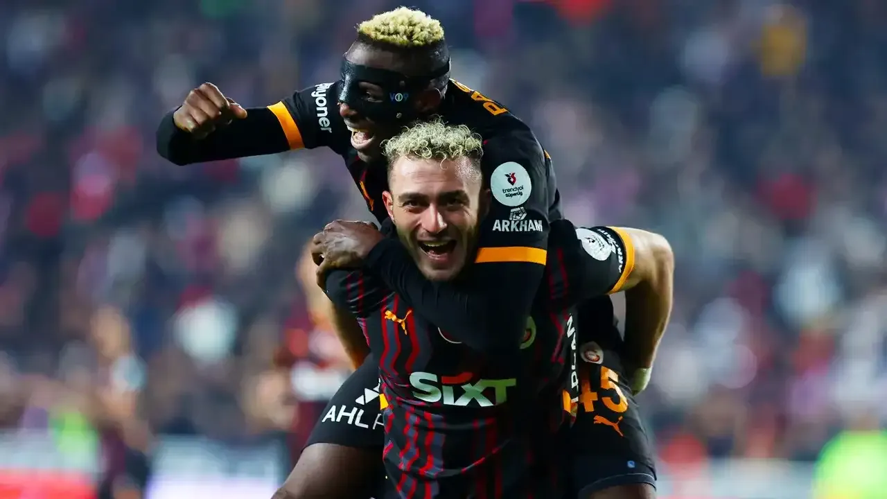 Galatasaray'ın iki yıldızı fileleri sarstı