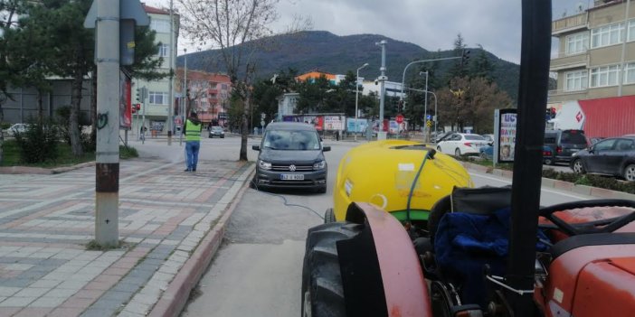 Akşehir Belediyesi yabani ot temizliği ve ilaçlama çalışmalarına başladı!