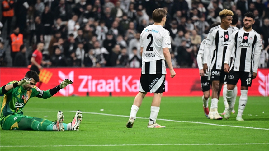 Beşiktaş sancılı bir dönemden geçiyor