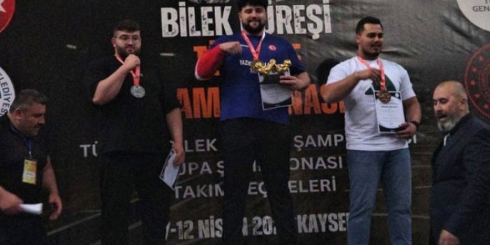 Türkiye şampiyonu Hüyüklü milli sporcu ödüllendirildi