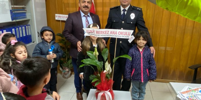 Yunak'ta Minik  Öğrenciler Polis Gününü Kutladılar