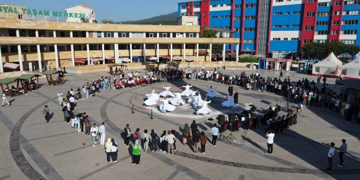 Konya Büyükşehir Sema Topluluğu'nun gösterisi ilgiyle izlendi