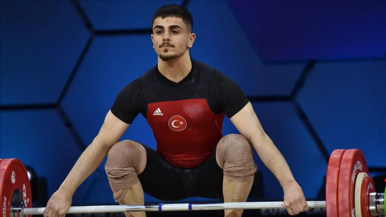 Milli halterci Kaan Kahriman'ın yeni hedefi olimpiyat madalyası