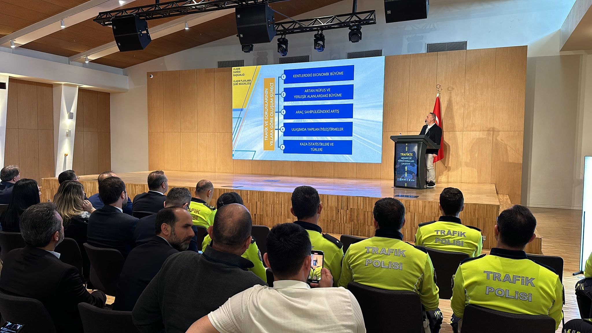 Trafikte Nezaket Ve Görgü Kuralları Çalıştayı düzenlendi