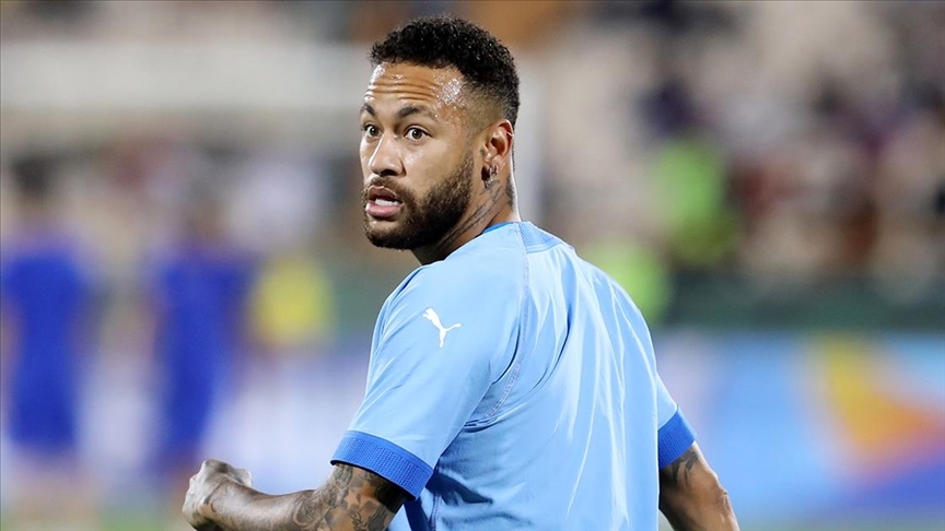 Tekrar sakatlanan Neymar, gözyaşlarıyla sahayı terk etti