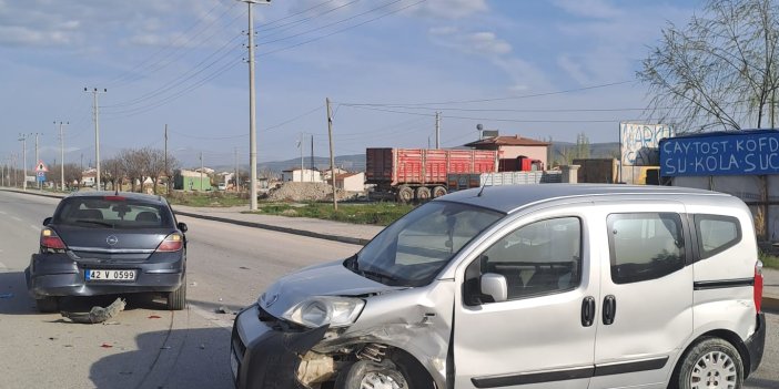 Konya plakalı araç Afyon'da kazaya karıştı