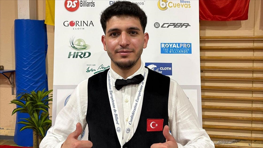 Milli bilardocu Mustafa Oğuz Ceylan'dan 3 Bant Avrupa Şampiyonası'nda gümüş madalya