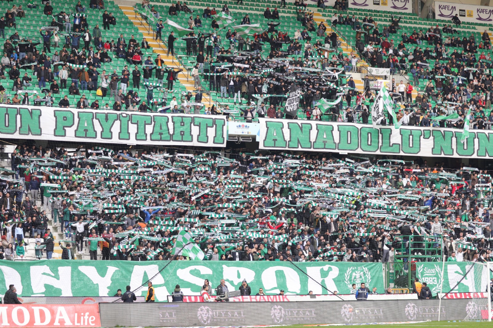 Dünya maçı konuştu! Konyaspor taraftarı rekora koştu!