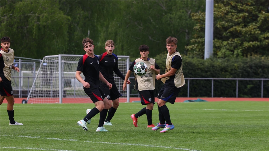 UEFA Gençlik Ligi finalinde Trabzonspor ile karşılaşacak Barcelona, maç hazırlıklarını tamamladı