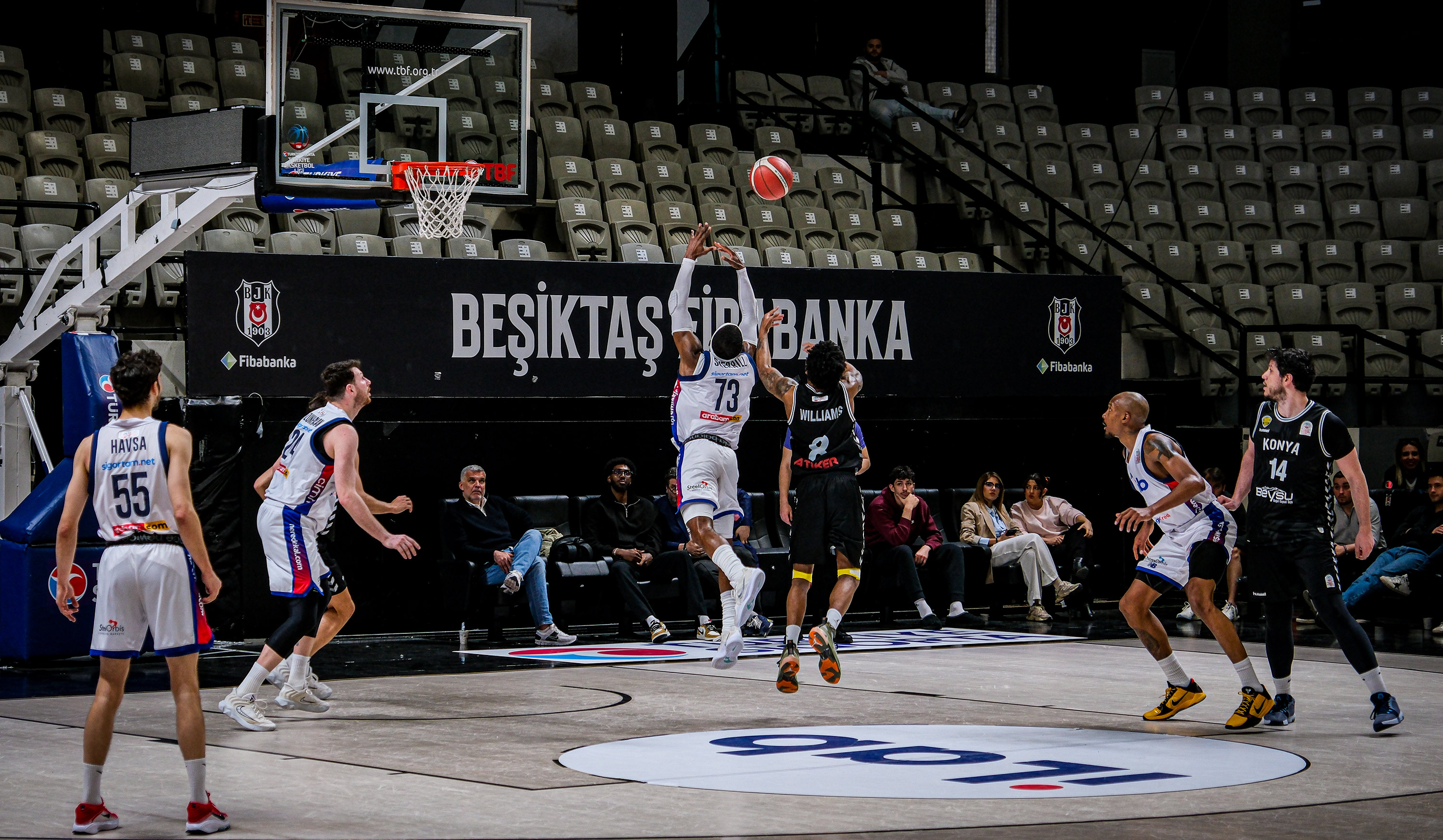 Konya Büyükşehir Belediyespor Play-Off çeyrek final serisinde ilk maçı kazandı