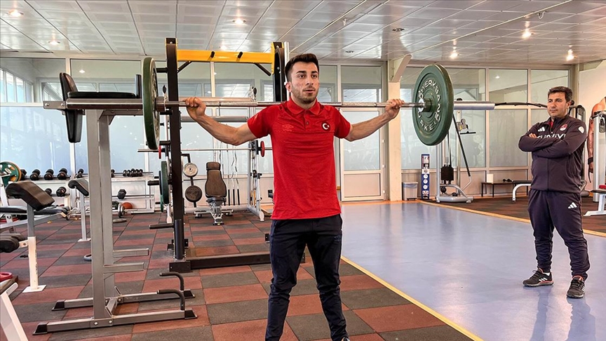 Milli halterci Harun Algül'ün hedefi olimpiyatlar