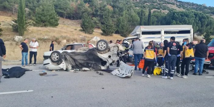 Direksiyon hakimiyetini kaybedip karşı şeride geçtiler! 3 genç hayatını kaybetti