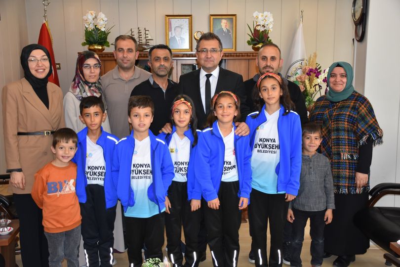 Türkiye Şampiyonları Başkan Önal’ı makamında ziyaret etti