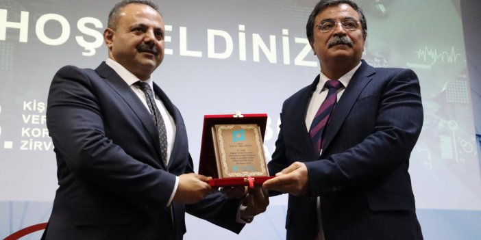 Rektör Arıbaş: ''Kişisel veriler  milli güvenlik meselesidir''