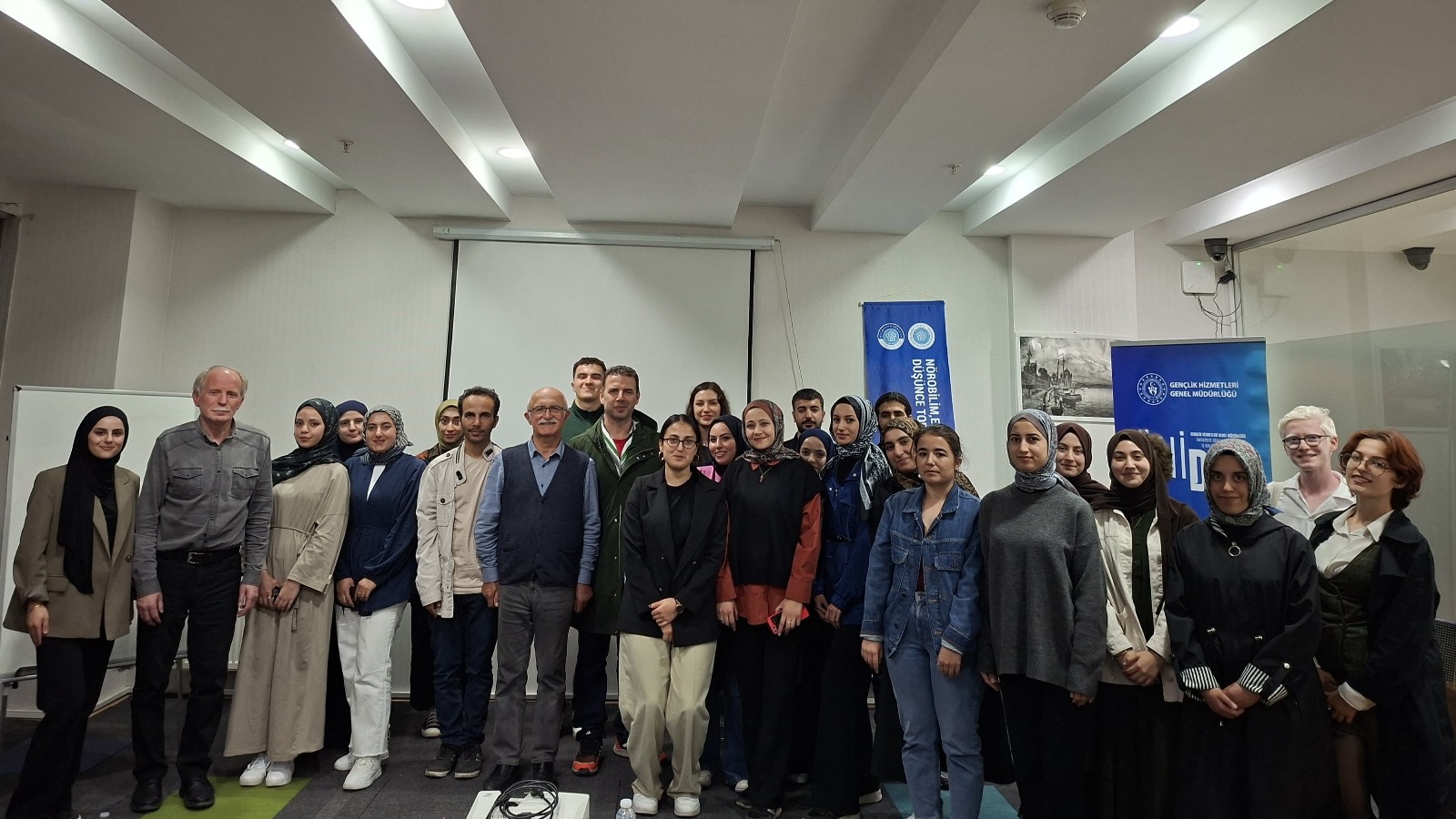 Nörobilim topluluğu, ÜNİDES Nörokalem Yazarlık Atölyesi başladı