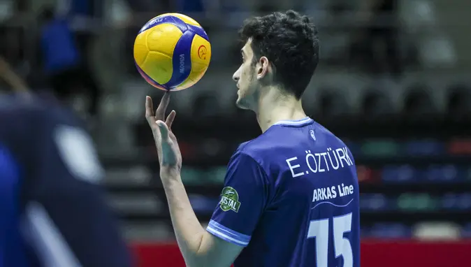 Arkas Spor'da ayrılık yaşandı