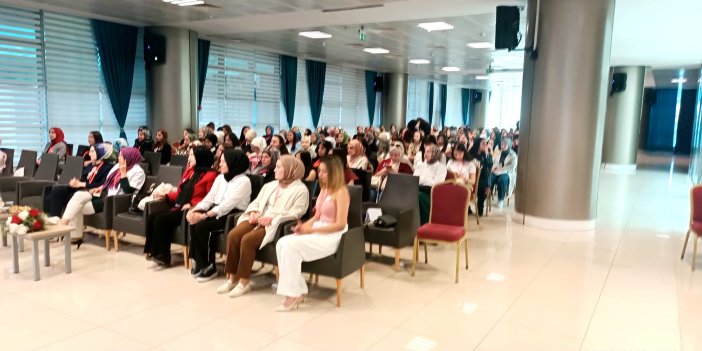 KTO Karatay Üniversitesi'nde Ebeler Günü kutlandı