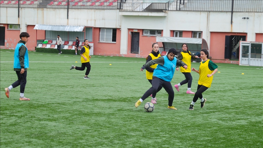 1936 Hakkari Hayalkent Spor Kulübü futbolcuları, üst liglerde mücadele etmek istiyor