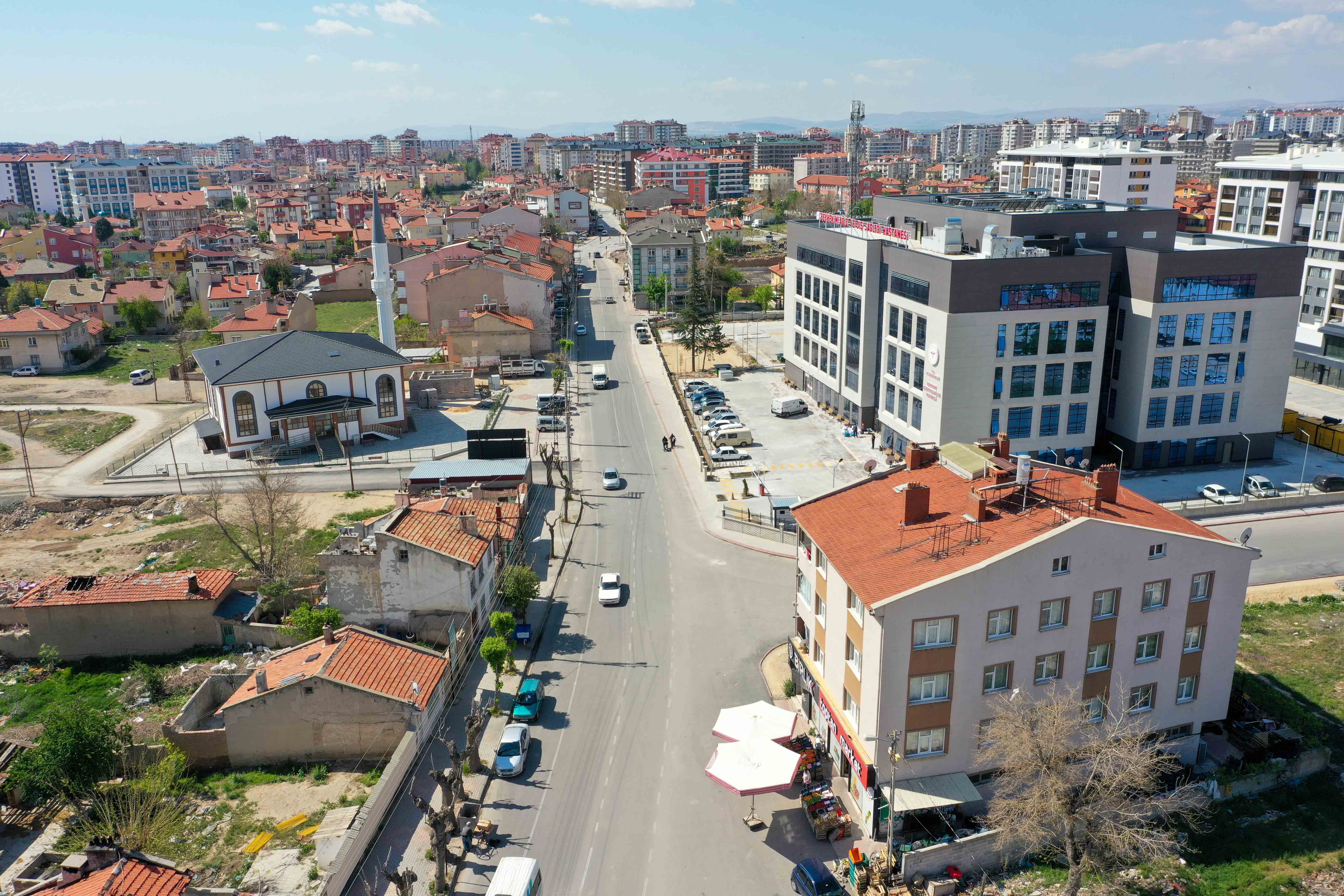 Meram'ın yolları genişliyor, yeşil alanları çoğalıyor