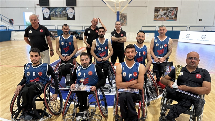 Basketbolda Tosyalı İskenderun, ön eleme turunu şampiyon bitirdi