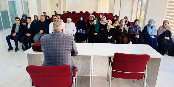Seydişehir'de hafızlık eğitimini tamamlayanlar belgelerini aldı