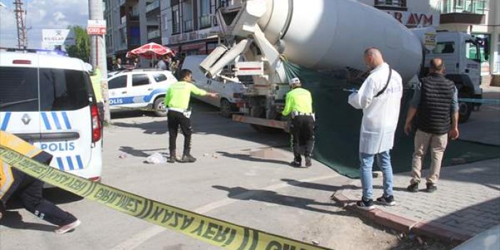Konya'da beton mikserinin altında kalan yaya hayatını kaybetti
