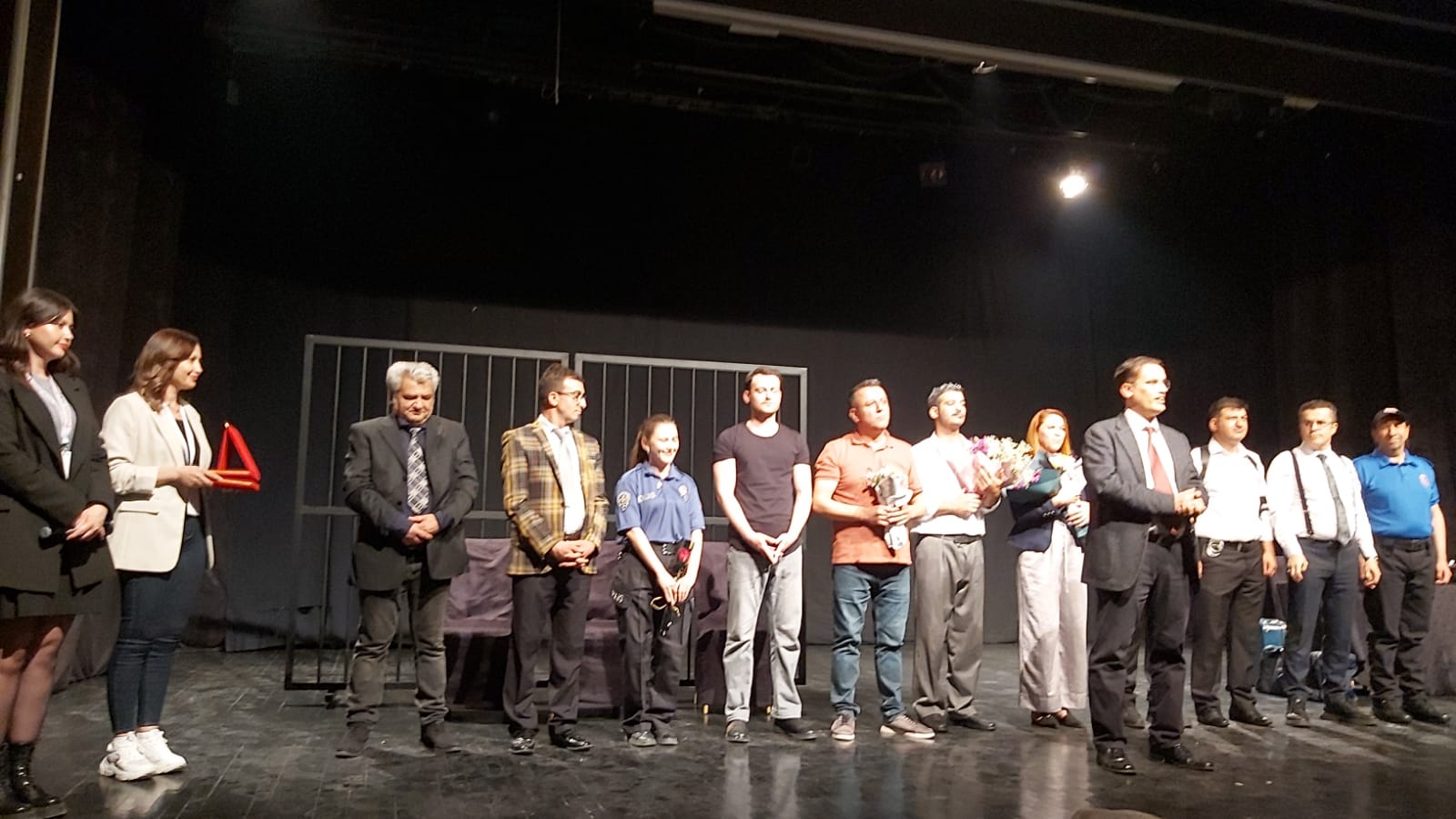 Sahnerengi Tiyatro çalışmalarıyla büyük beğeni topluyor