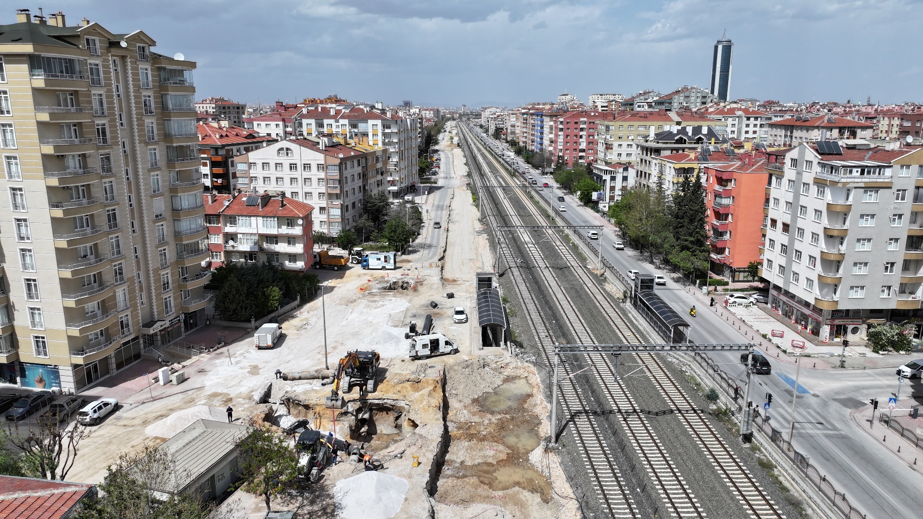 KOSKİ, banliyö hattı güzergahındaki 800 mm çelik boru hattı deplase çalışmasını tamamladı