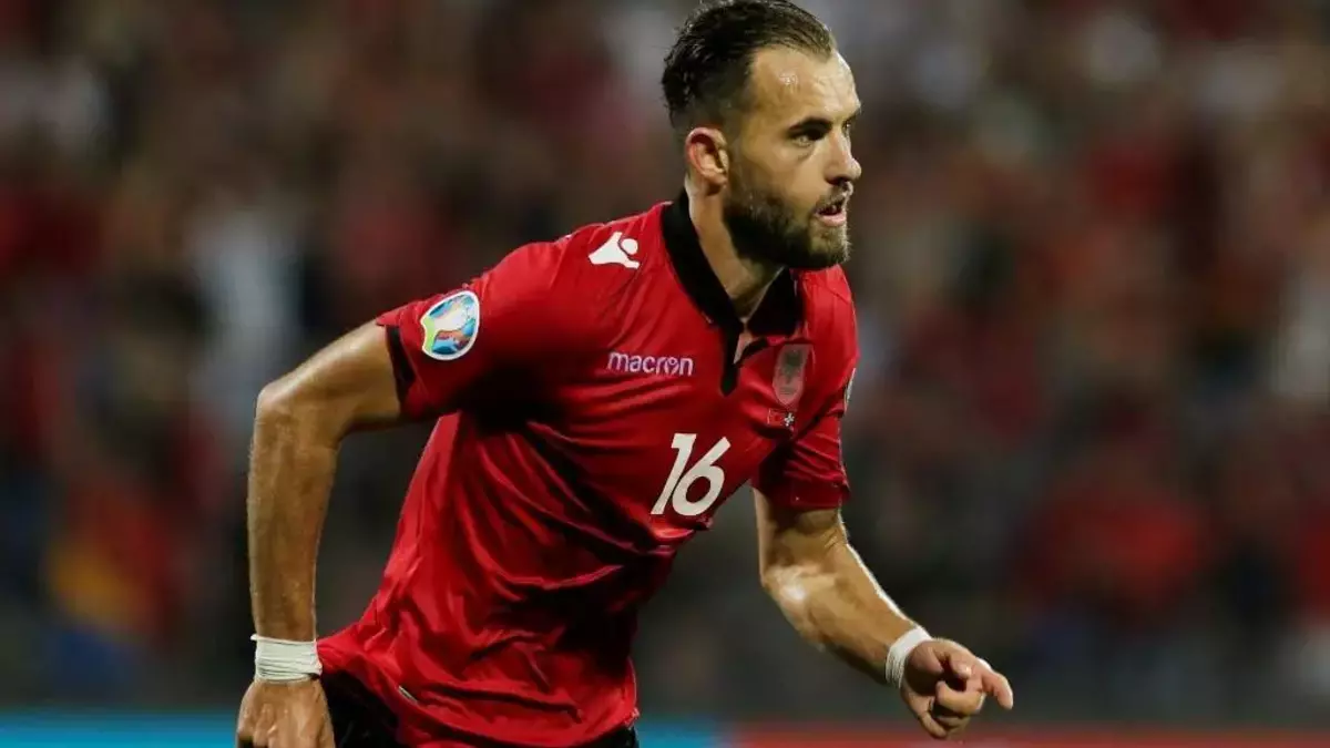 Sokol Cikalleshi, formayı asarak emekli oldu! İşte bu sözlerle veda etti!