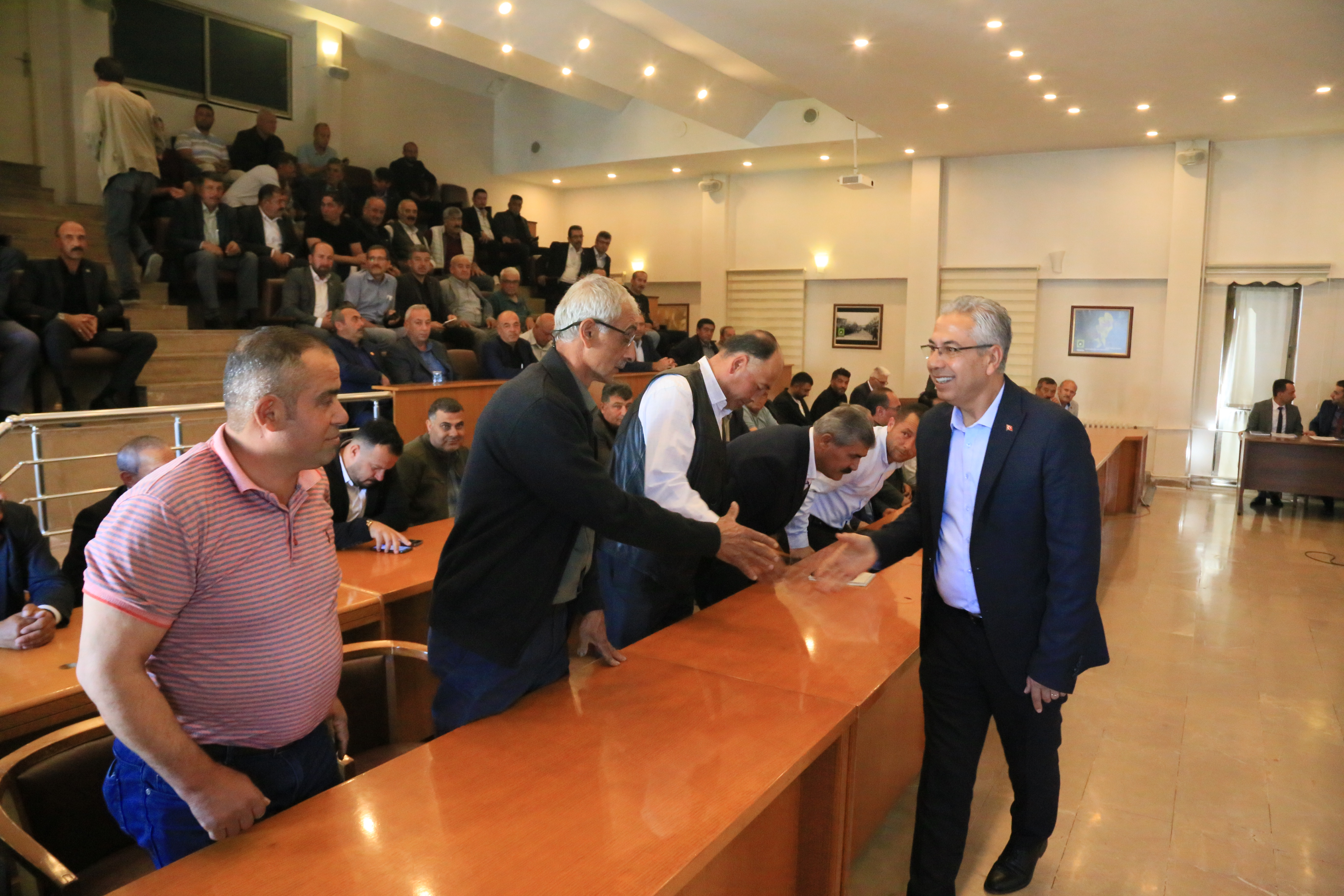 Başkan Akpınar mahalle muhtarlarıyla bir araya geldi