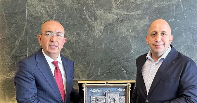 Meram Belediye Başkanı Kavuş ’tan Mekpan Panel’e ziyaret